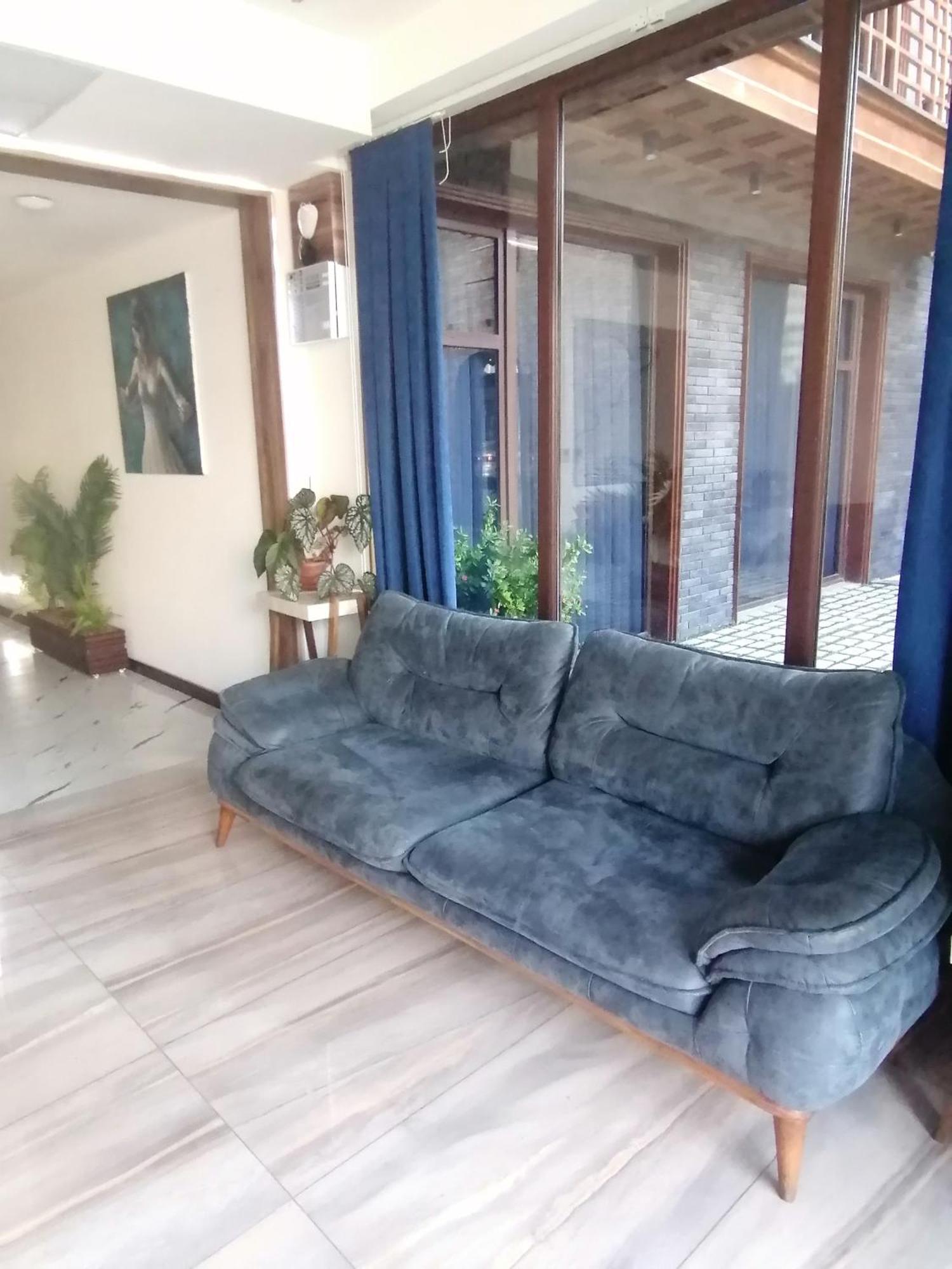 Luxin Otel Tiflis Dış mekan fotoğraf